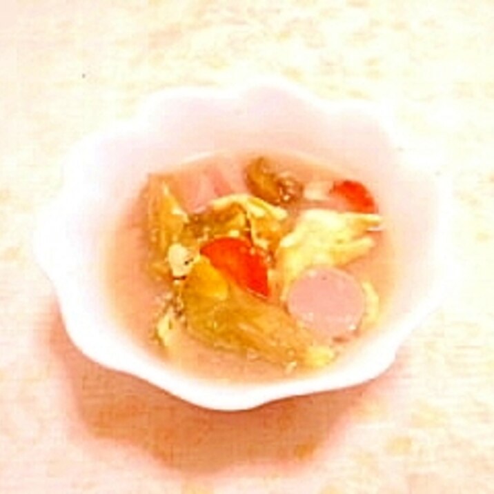 レタスとソーセージの味噌スープ